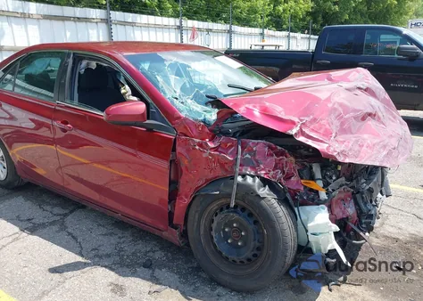 2016 Toyota Camry Le z USA, uszkodzony, nr VIN 4T1BF1FK9GU610161